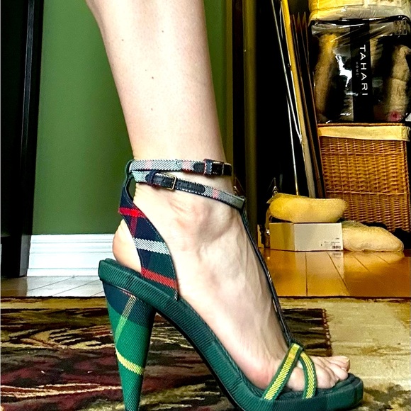 Burberry Shoes - Burberry Shoes Pumps Heels 6 US 36 EU size